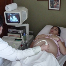 medicos obstetricia ginecologia cali Dr. Freddy Briceño Mendez, Ginecólogo